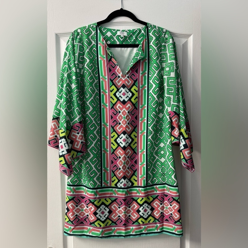 Crown & Ivy Green Pink Navy Geometric Printed Bell Sleeve Popover Shift Dress